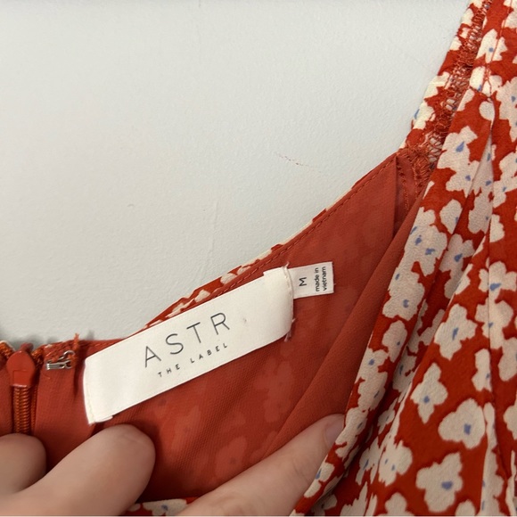 ASTR The Label Shirred Ruffle Mini Dress in Rust Ditsy Floral - Picture 3 of 7